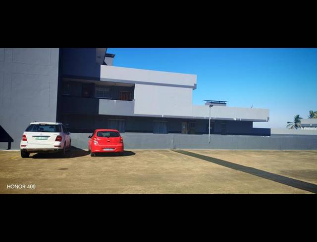 3 BEDROOM APARTMENT FOR SALE IN MARGATE BEACH